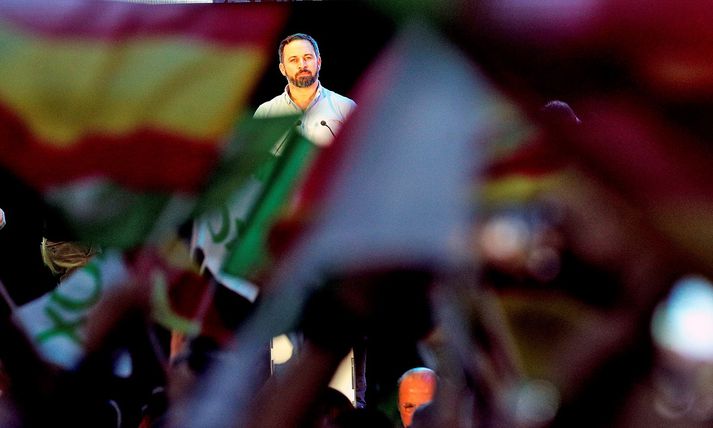 Abascal, leiðtogi Vox, á kosningafundi í Valencia í gær. Hann hefur líkt femínistum við nasista á viðburðum flokksins.