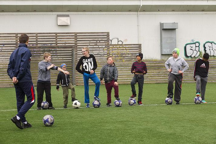 Gjaldfrjálsar íþróttaæfingar eru í boði á lóð Fellaskóla síðdegis á þriðjudögum og fimmtudögum.