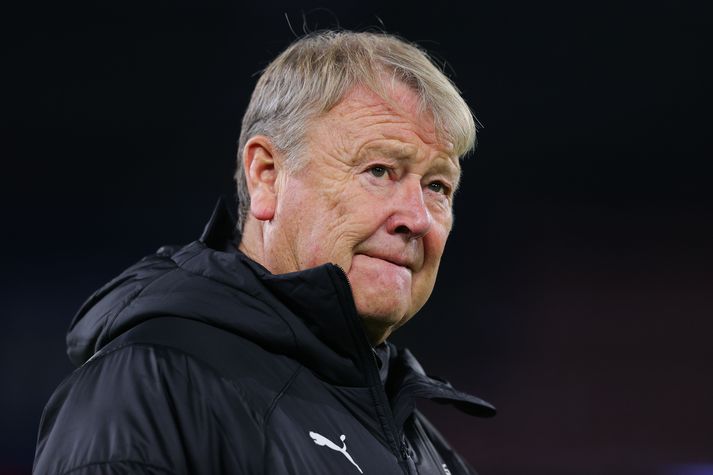 Åge Hareide sést hér stýra íslenska landsliðinu í leik á móti Wales í Þjóðadeildinni í nóvember 2024.