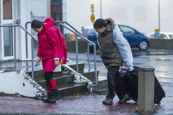 Hviður hafa mælst yfir 30 metrar á sekúndu við Kjalarnes í morgun.