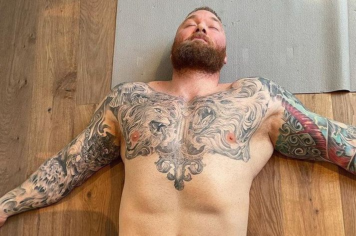 Hafþór Júlíus Björnsson keppir við Eddie Hall í Las Vegas í september þar sem kraftajötnarnir tveir ætla endanlega að gera upp sín mál.