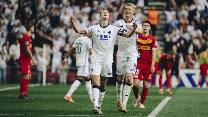 Hinn sænski Viktor Claesson og Orri Steinn fagna eftir mark þess fyrrnefnda um helgina.