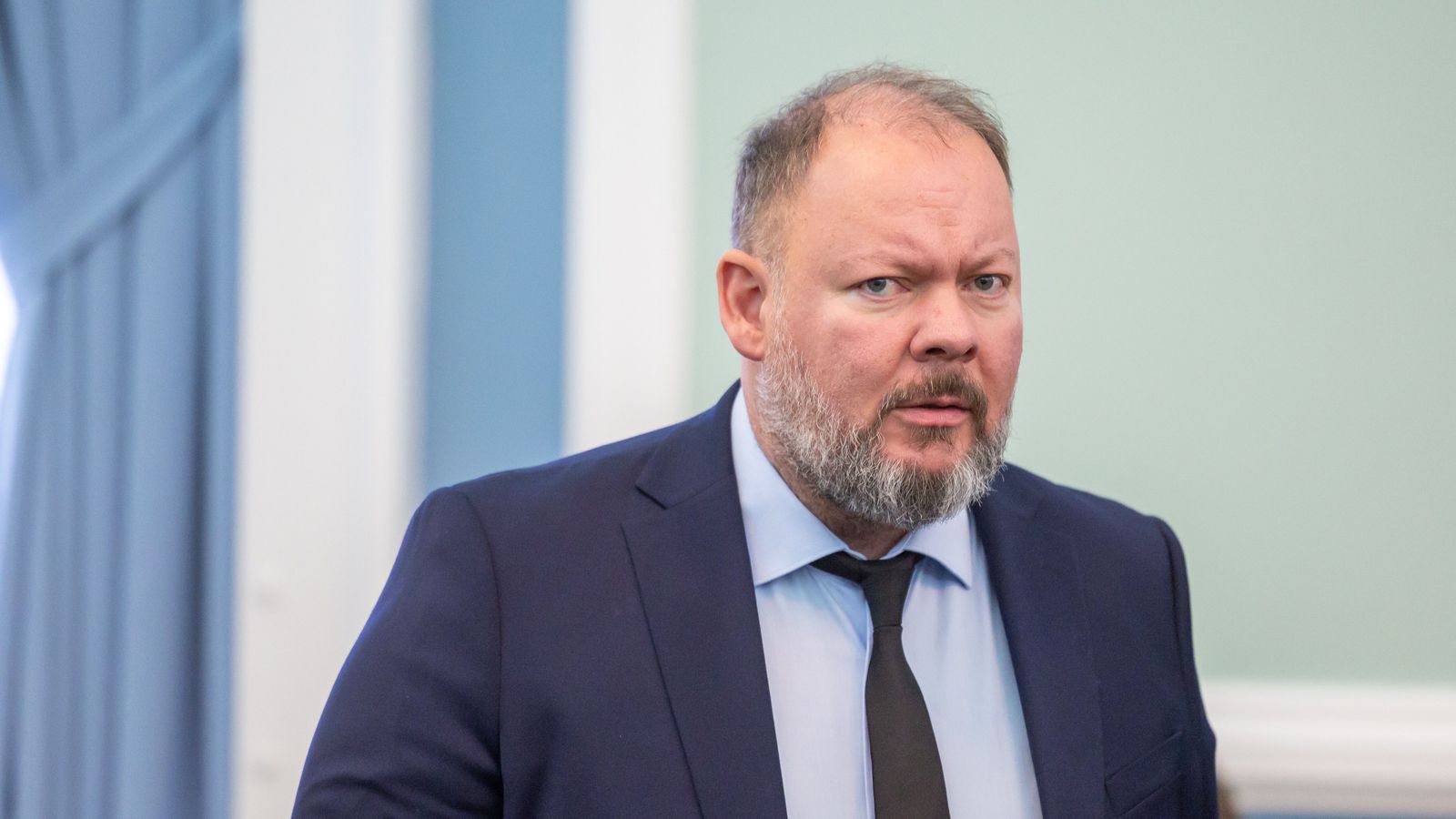 Trúir ekki öðru en að nýir herrar fjar­lægi „níðst