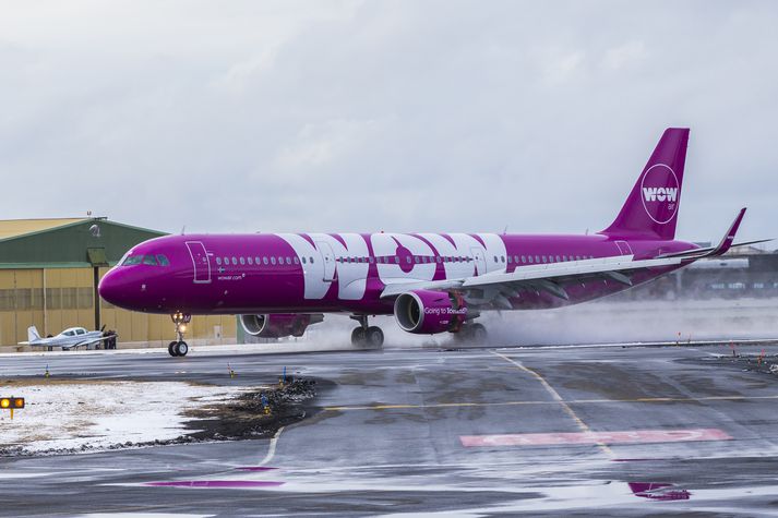 WOW air hefur aldrei flutt jafnmarga farþega í septembermánuði eins og nú í ár. 