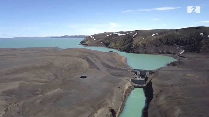 Manngert útfall Þórisvatns við Vatnsfell. Þaðan er vatninu miðlað til virkjana Landsvirkjunar á Þjórsár- og Tungnaársvæðinu.