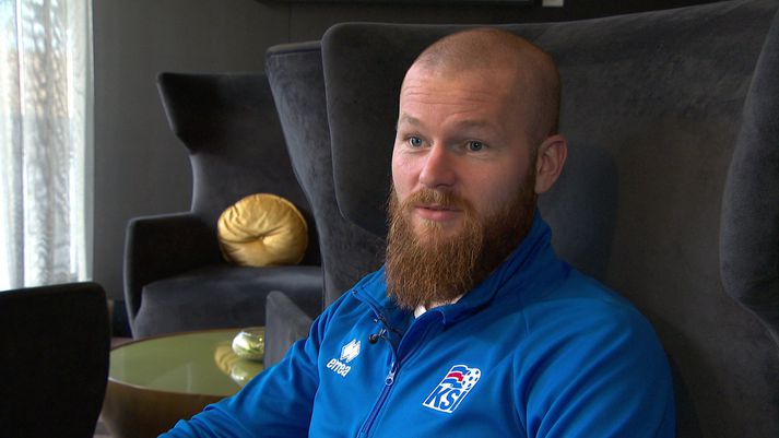 Aron Einar Gunnarsson segir sögu sína á opinskáan hátt í nýrri bók sinni.