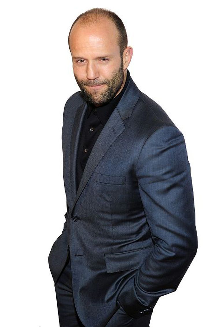 Jason Statham er orðaður við tvær Transformers-myndir en Shia LaBeouf hyggst ekki leika í þeim. Michael Bay er í viðræðum um að leikstýra myndunum sem hafa malað gull þrátt fyrir að þykja ekki ýkja merkilegar.