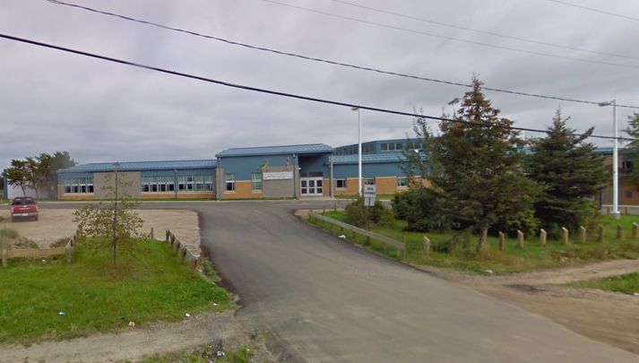 Dene High School í bænum La Loche.