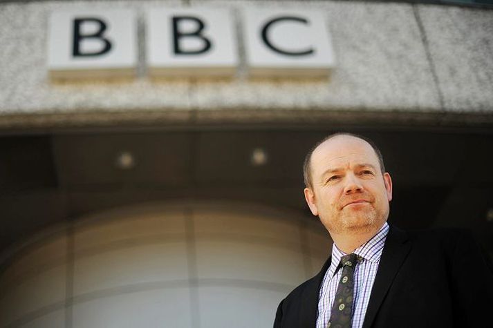 Mark Thompson Forstjóri BBC kynnir samdráttinn.Nordicphotos/AFP