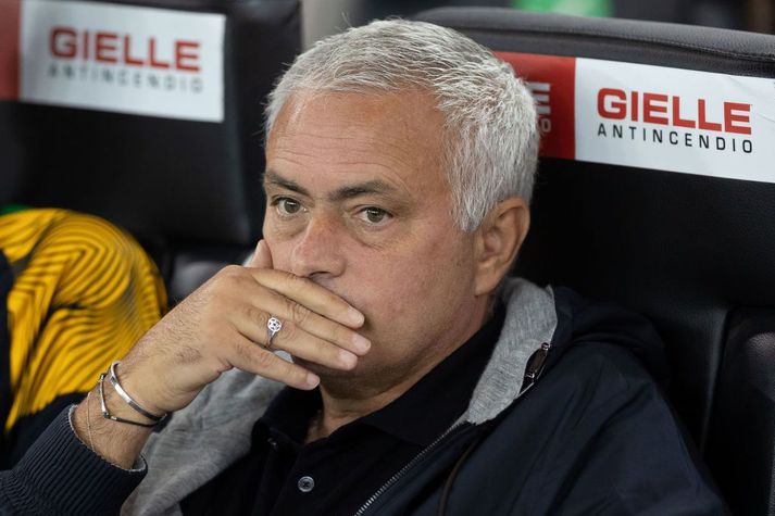 José Mourinho hefur átt erfiða viku í Rómarborg.