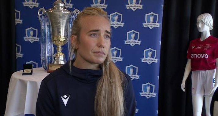 Elísa Viðarsdóttir, fyrirliði Vals, vill sjá liðið enda ellefu ára bið eftir bikarmeistaratitli og feti fótspor kvennalið félagsins í handbolta og körfubolta sem hafa unnið bikartitla undanfarin ár.