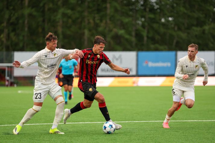 Óskar Borgþórsson og félagar í Víkingi unnu góðan sigur á Beer Sheva frá Ísrael, 2-1, í forkeppni Meistaradeildar Evrópu á þriðjudaginn. Víkingar fá Keflvíkinga í heimsókn í kvöld.