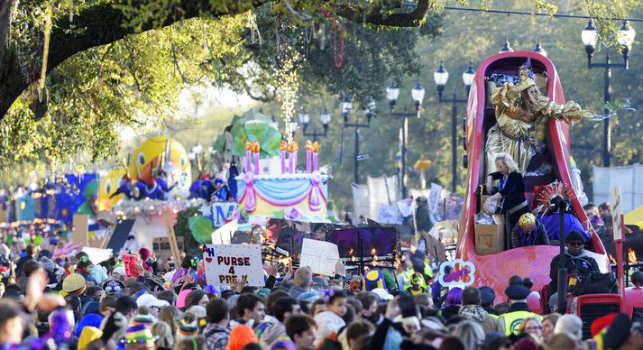 Frá Mardi Gras-skrúðgöngu í New Orleans um helgina.