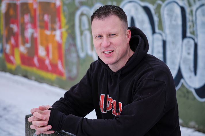 Brynjar Karl Sigurðsson er yfirþjálfari hjá Aþenu í Efra-Breiðholti. Hann er borinn þungum sökum í skýrslu Samskiptaráðgjafa en hefur sjálfur ýmislegt út á skýrsluna og vinnubrögð við hana að setja.
