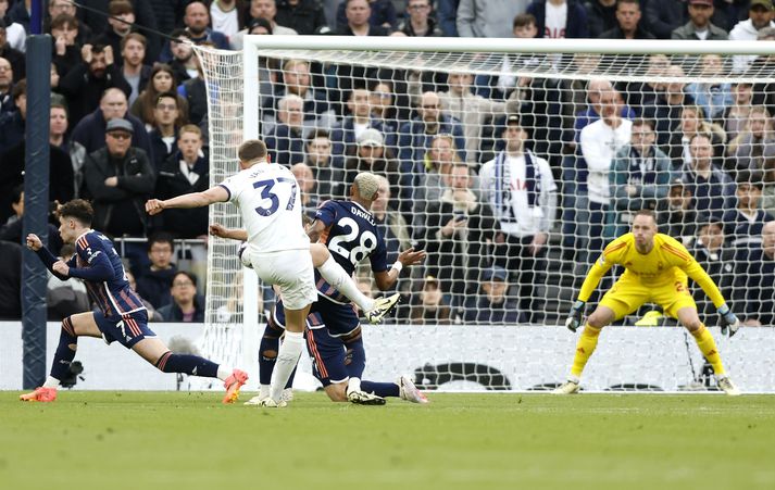 Micky van de Ven skoraði glæsilegt mark fyrir Tottenham í kvöld.