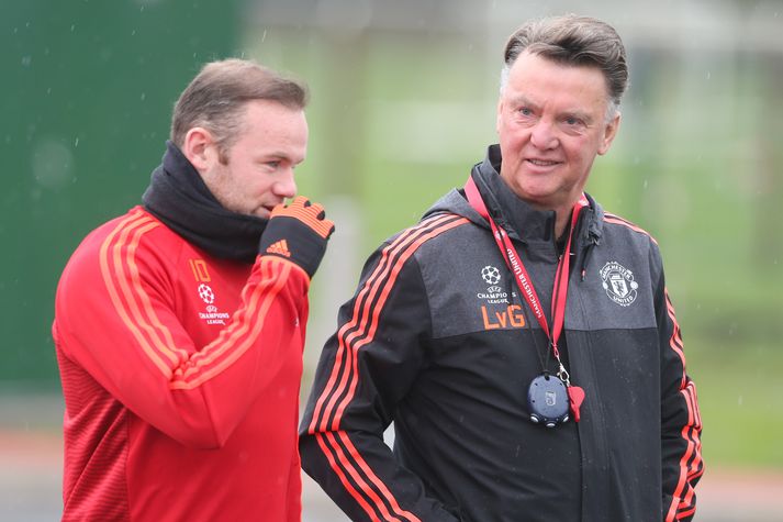Rooney ræðir hér við Van Gaal á æfingu í haust.