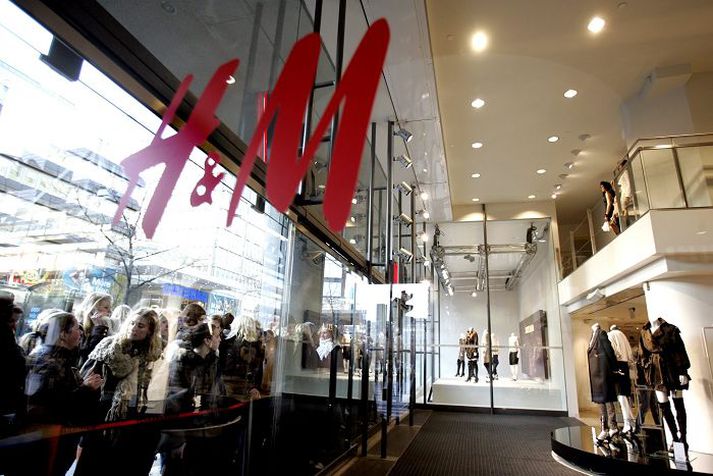 Talsmenn H&M vísa því á bug að þeir skipti við verksmiðju þar sem gallabuxur eru sandblásnar.