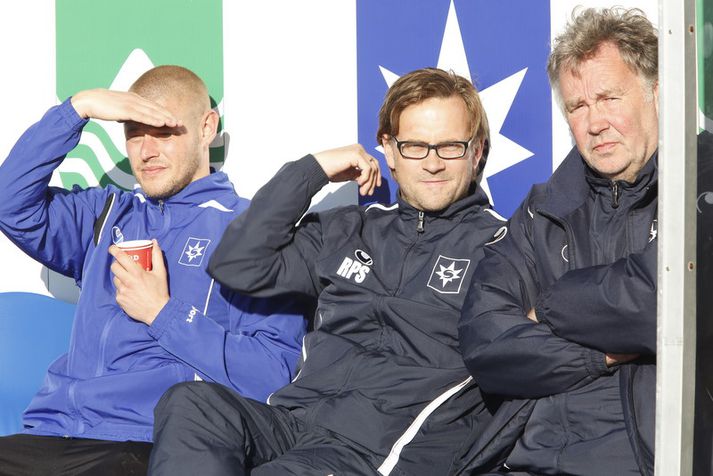 Logi Ólafsson á bekknum hjá Stjörnunni í sumar.
