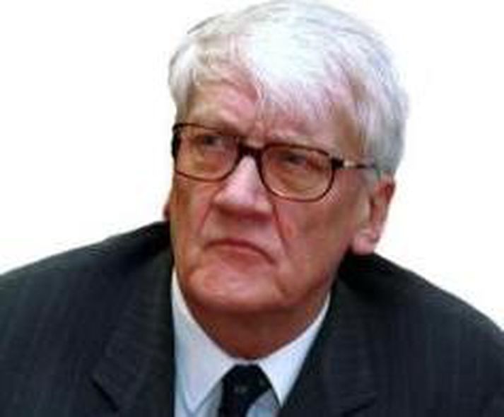 Ólafur Ólafsson í Landssambandi eldri borgara segir enn vera vegið að stöðu eldri borgara með hækkuninni nú.