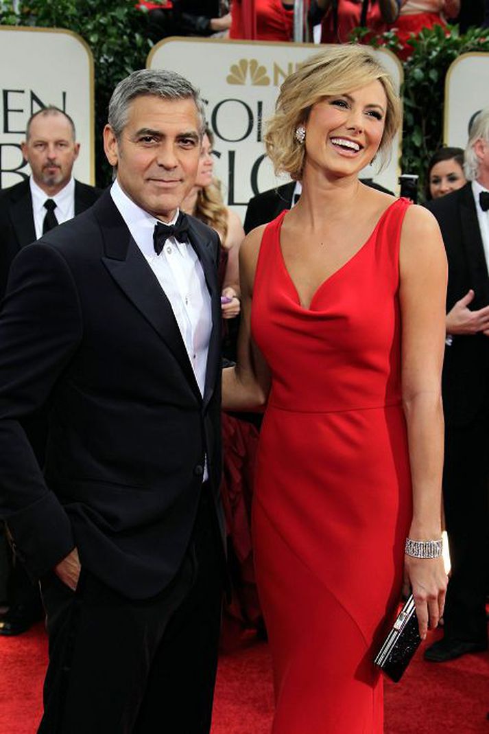 George Clooney fór heim með Golden Globe styttu en hann var valinn leikari ársins. Hann fagnaði með kærustu sinni Stacy Kiebler.
