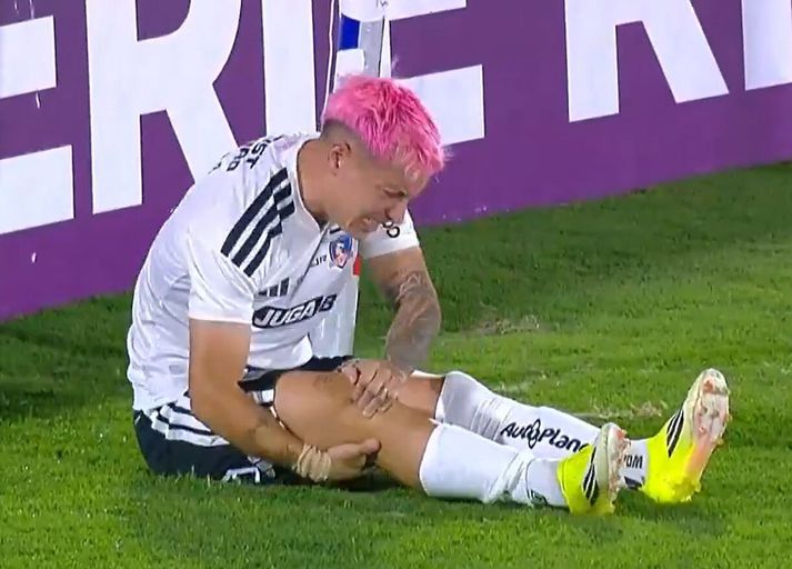 Cristian Zavala klúðraði vítinu og meiddi sig við það.