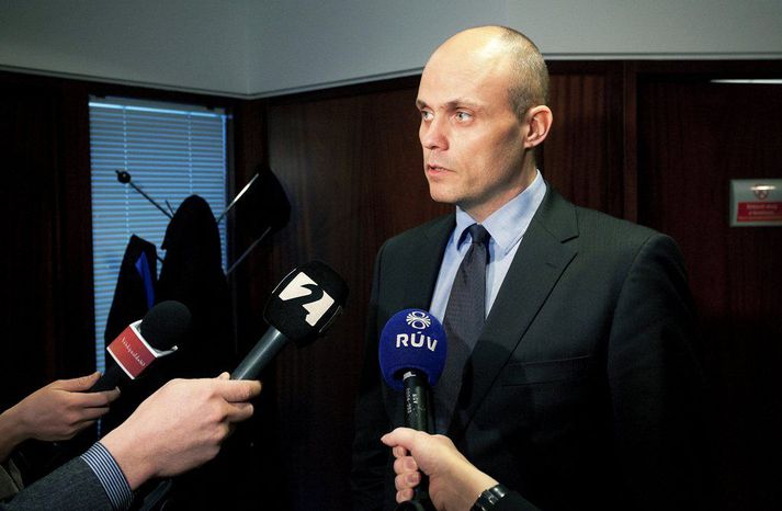 Styrmir Þór Bragason, fyrrum forstjóri MP banka, ræðir við fréttamenn eftir sýknudóminn í héraðsdómi.