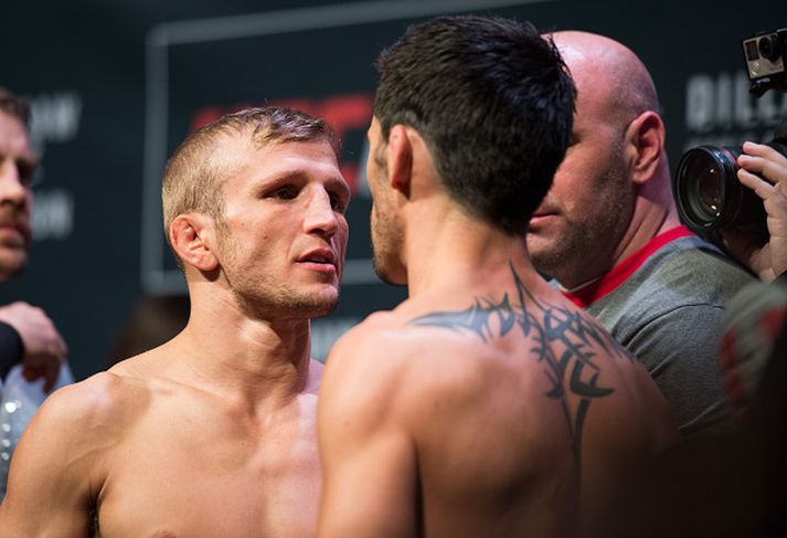 Cruz og Dillashaw í vigtuninni í gær.