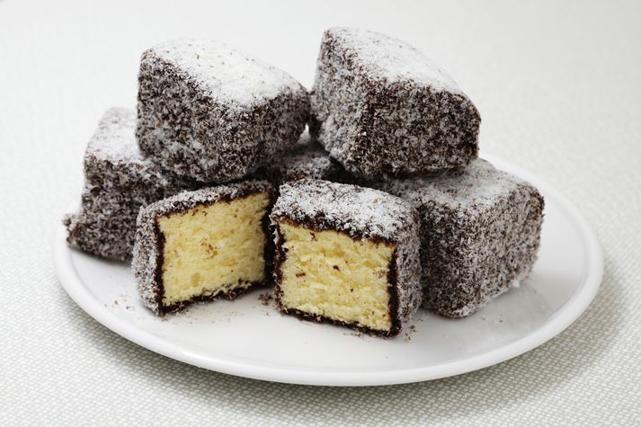 Lamington-kaka sem er sú tegund af kökum sem konan var að keppast við að borða þegar hún lést.