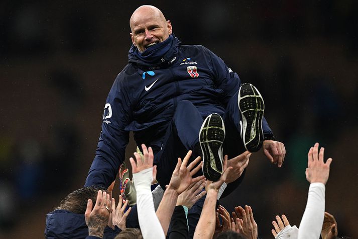 Ståle Solbakken stýrði Noregi til afar öruggs sigurs í undanriðli fyrir HM í fótbolta. Liðið verður því loksins með á stærsta sviðinu, eftir tæplega 28 ára bið.