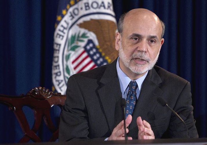 Ben Bernanke, seðlabankastjóri Bandaríkjanna, skýrði hagstjórnarstefnu bankans og framtíðarhorfur í gær. Fréttablaðið/AP