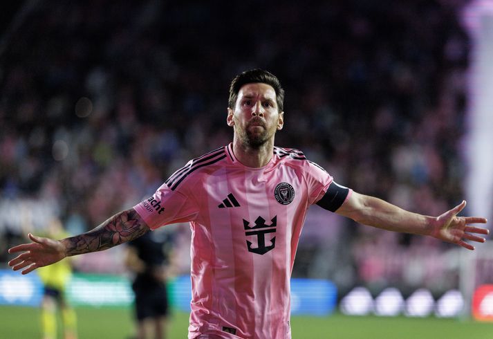 Lionel Messi skoraði tvö mörk og lagði upp eitt þegar Inter Miami rúllaði yfir Nashville.