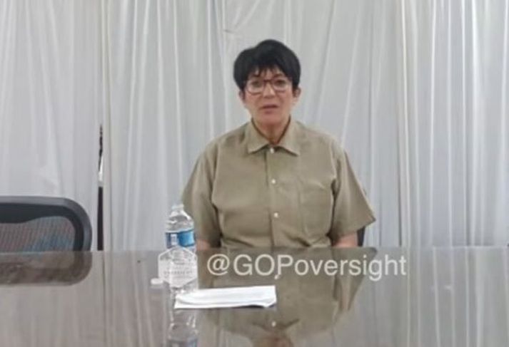 Maxwell neitaði ítrekað að svara spurningum nefndarinnar.