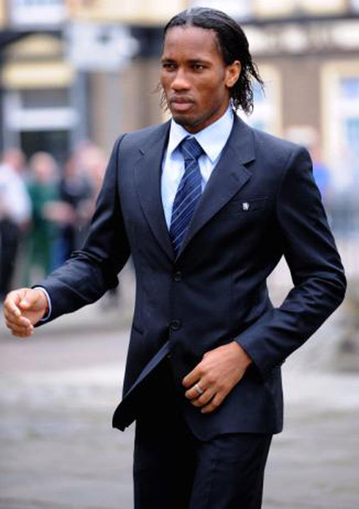 Didier Drogba spariklæddur.