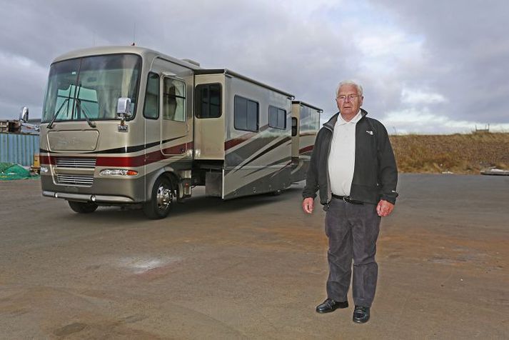 Jón veit ekki í hvaða verkefni hann fer í næst enda fær hann oftast að vita það með stuttum fyrirvara.
