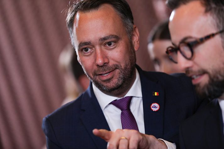 Prévot segir viðurkenninguna háða skilyrðum.
