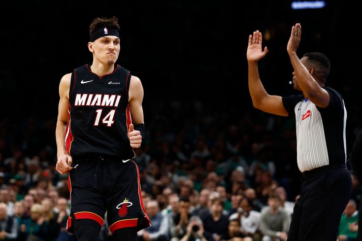 Tyler Herro og félagar í Miami Heat skutu Boston Celtics liðið í kaf í nótt.