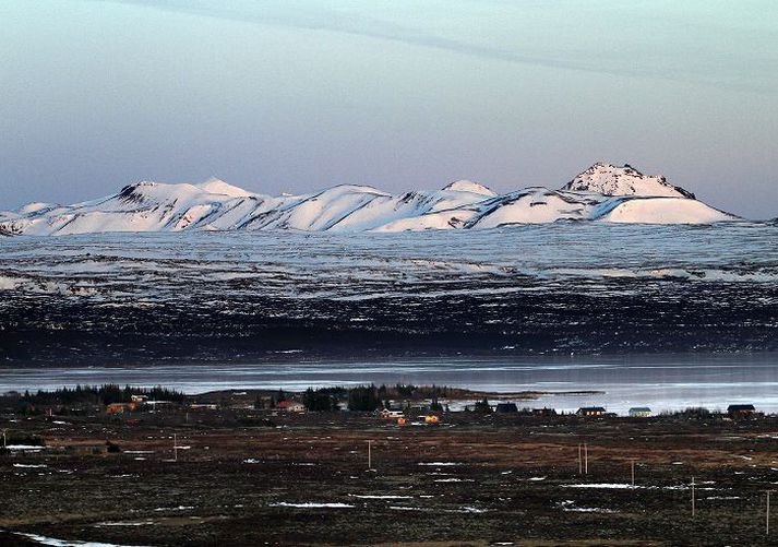 Lög banna að ösku látins fólks sé dreift yfir stöðuvötn, segir lögmaður Þingvallanefndar.