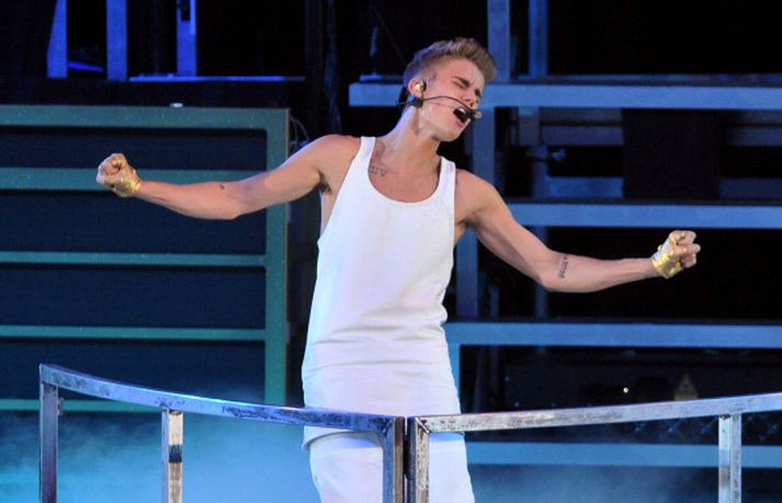 Tónleikaferð Bieber hefur gengið brösuglega, en fyrr í vikunni mætti söngvarinn tveimur tímum of seint á tónleika í O2-höllinni.