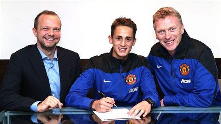 Adnan Januzaj fyrir miðju og David Moyes lengst til hægri.