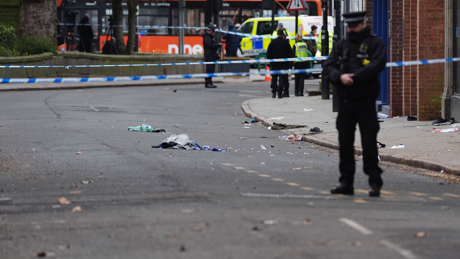 Í haldi lög­reglu eftir að hafa ekið á gangandi veg­far­endur