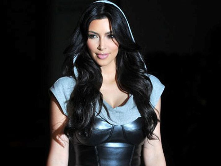 Kim Kardashian varð heimsfræg þegar sjónvarpsþættirnir Keeping Up with the Kardashians hófu göngu sína. MYND/Cover Media