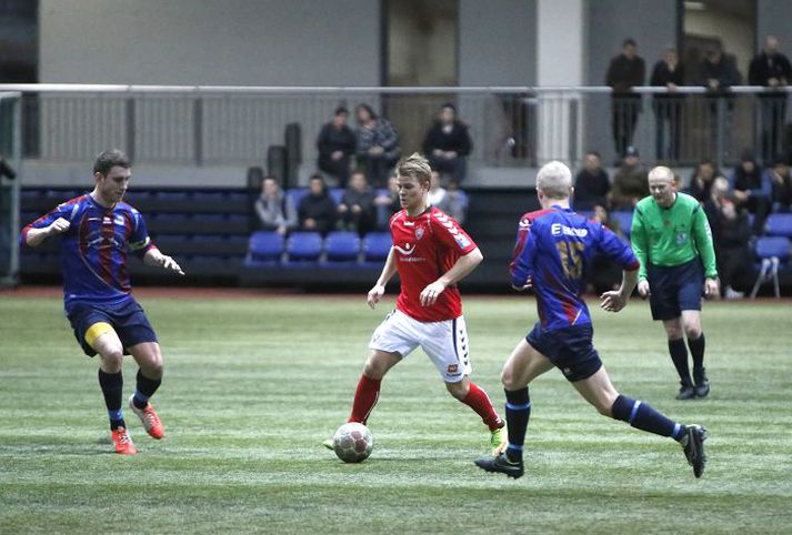 Valsmenn urðu Reykjavíkurmeistarar án Orra Sigurðar Ómarssonar, en fleiri leikmenn sem komu að utan úr atvinnumennsku eins og Pálmi Rafn hjá KR og Thomas Nielsen, markvörður Víkings, máttu ekki spila. 
