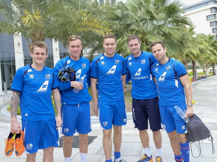 Ari Freyr, Guðmundur Þórarinsson, Sverrir Ingi, Arnór Smára og Steinþór Freyr í sólinni í Abu Dhabi.