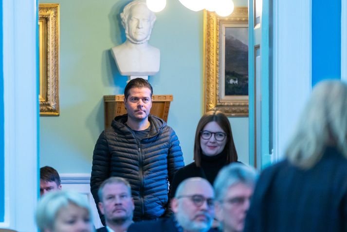 Jón Þór Ólafsson telur, af fenginni reynslu, nánast loku fyrir það skotið að þingheimur hafi áhuga á því að deila kjörum með almenningi með lækkun launa sinna.