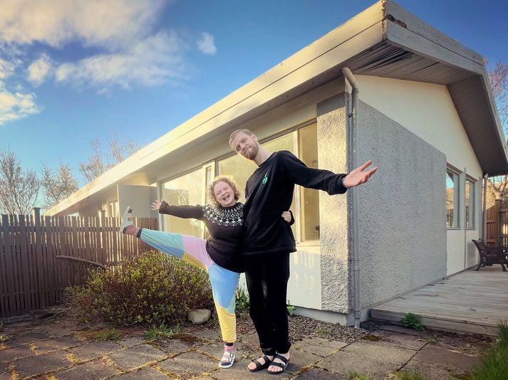 Daði og Árný Fjóla hæstánægð með nýja slotið. 