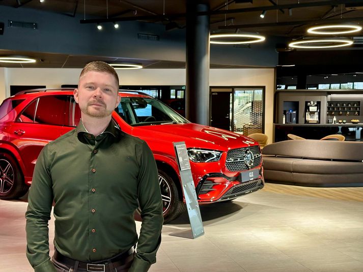 „Meðal helstu kosta sem viðskiptavinir okkar leita eftir er engin fjárbinding, fyrirsjáanleiki, sveigjanleiki í formi styttri eða lengri leigusamninga og ekki síst að öll þjónusta sé innifalin hvort sem það er viðhald á bílnum, tryggingar eða bifreiðagjöld," segir Björn Ingi Pálsson, framkvæmdastjóri Hentar.