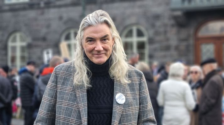 Lætin í göngunni í nótt voru slík að ef áframhald laxgengdarinnar þennan sólarhring verður í þeim takti þá er líklegt að nýtt sólarhringsgöngumet skili sér í lok dags, segir Jóhannes Sturlaugsson sem hefur lengi fylgst með Elliðaám.