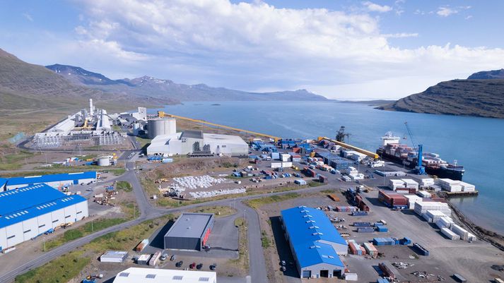 Frá Reyðarfirði. Álverið er þó beintengt Kárahnjúkavirkjun og bilunin í dag hafði engin áhrif á starfsemi þess.