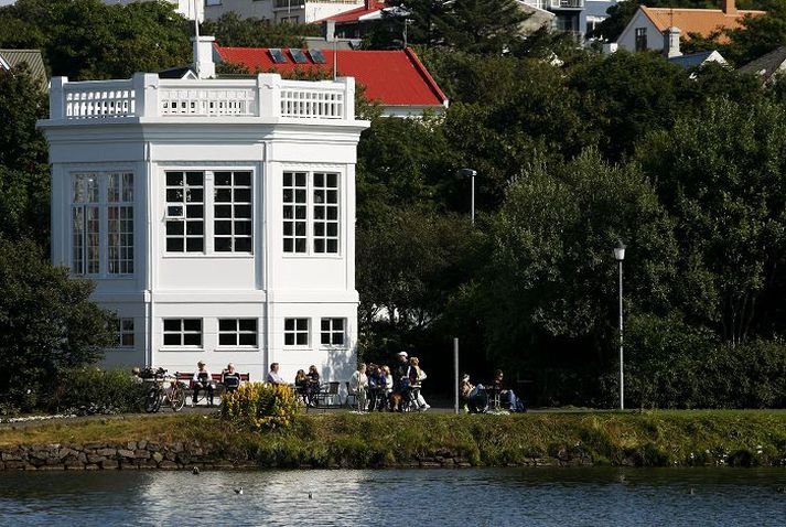Menningarráð segir að sækja þurfi um lóð hjá skipulagssviði og leyfi frá lögreglunni vilji menn opna veitingastað í Hljómskálagarðinum. Fréttablaðið/Anton