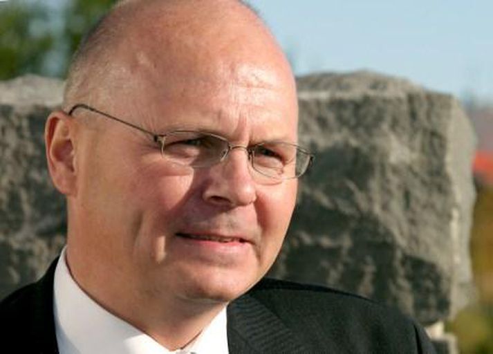 Erlendur Hjaltason reiddi fram 2,5 milljónir fyrir málverk í þágu góðs málefnis.